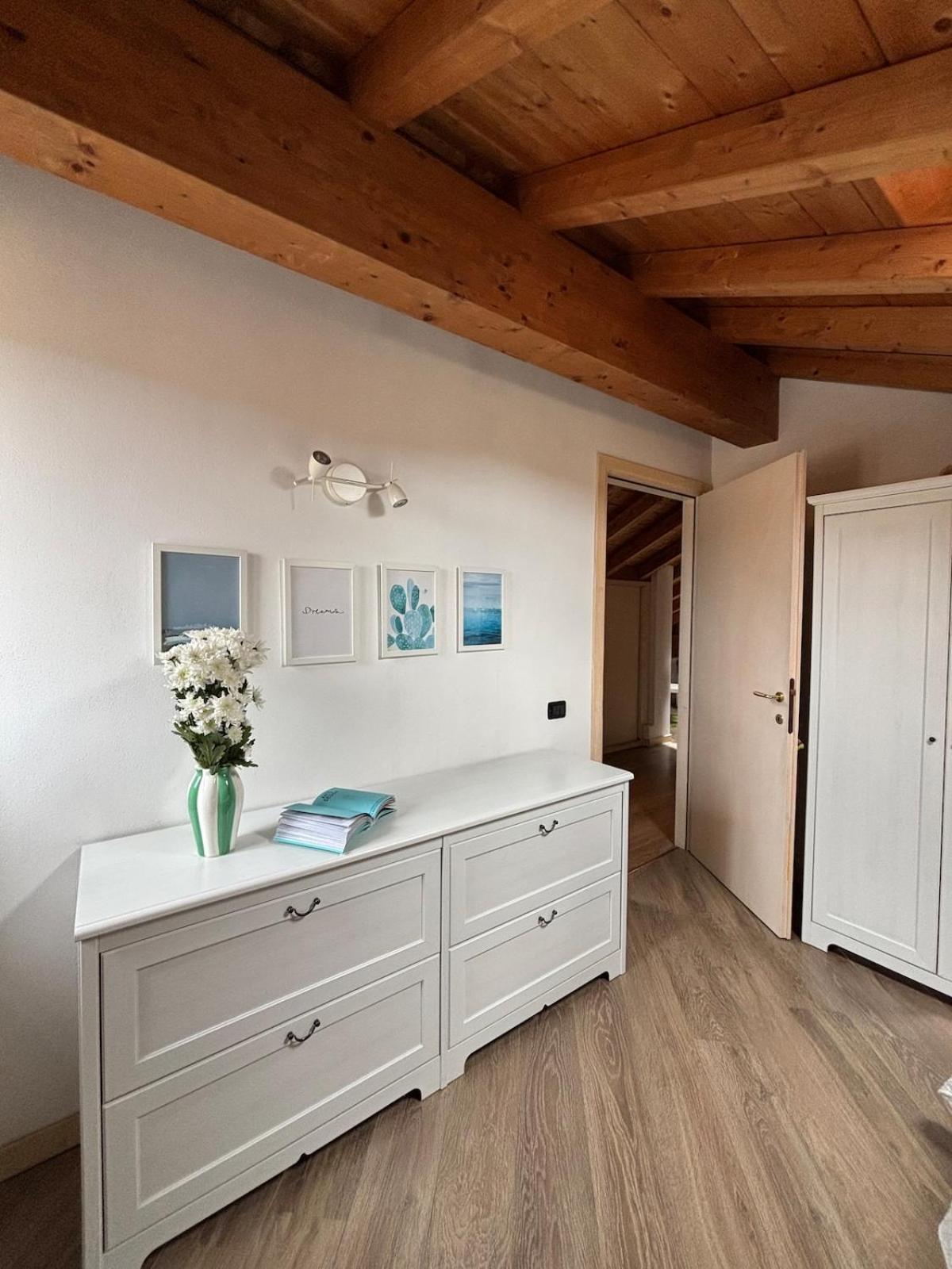 Apartment Largo IV Novembre Сан Феделе Интелви Екстериор снимка