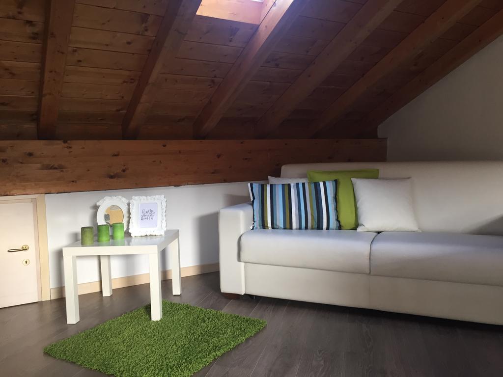 Apartment Largo IV Novembre Сан Феделе Интелви Екстериор снимка