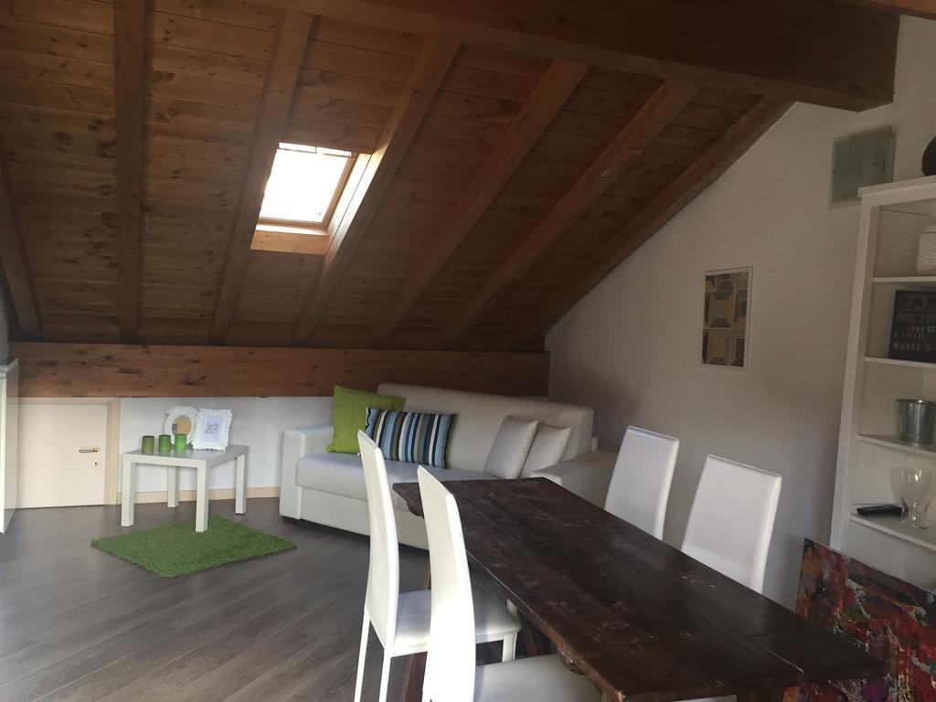 Apartment Largo IV Novembre Сан Феделе Интелви Екстериор снимка