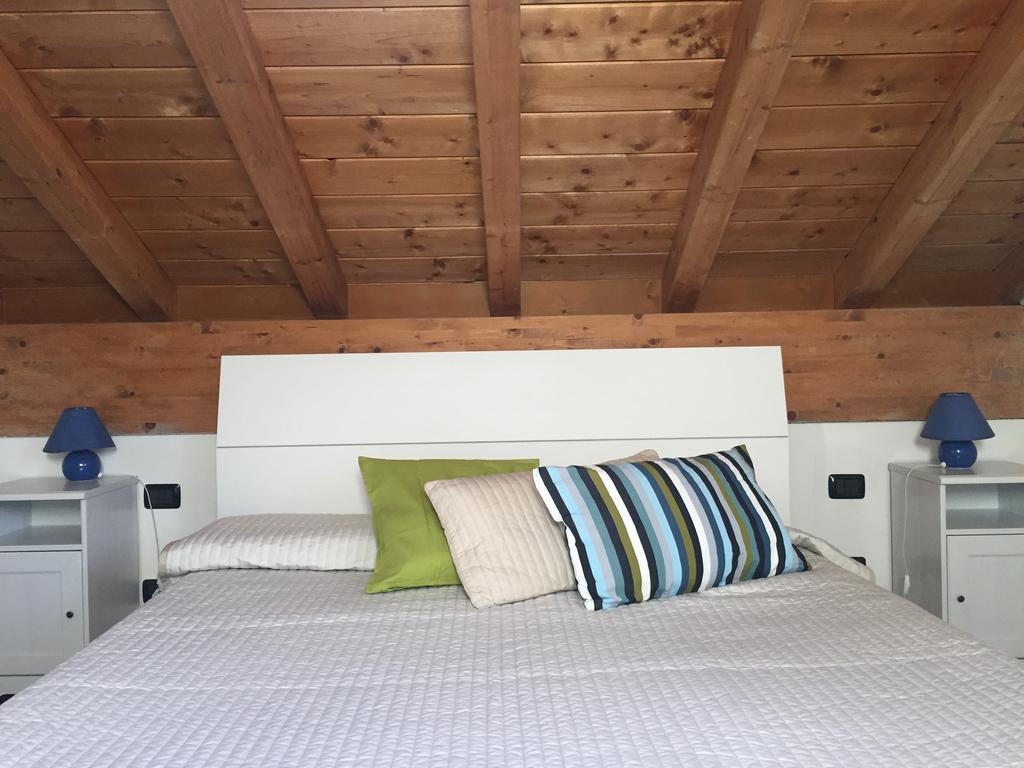 Apartment Largo IV Novembre Сан Феделе Интелви Екстериор снимка